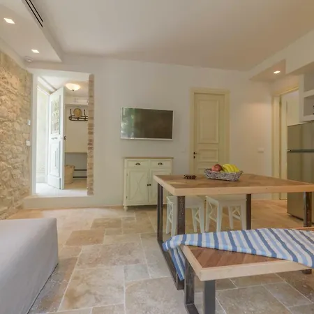 Carpofoli Corfu * Corfu (city)