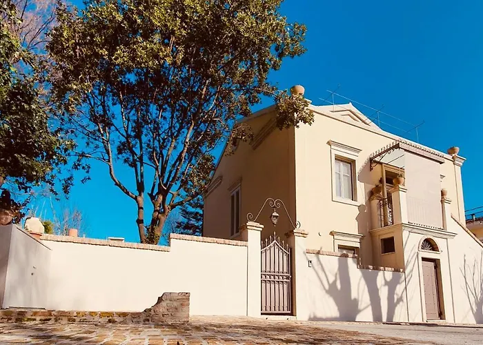 Carpofoli Corfu Town Serviced Luxury *