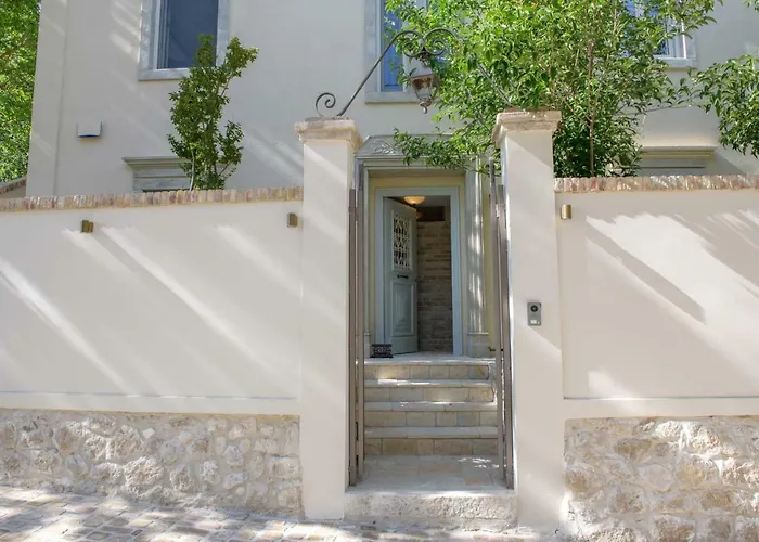 Carpofoli Corfu Town Serviced Luxury *