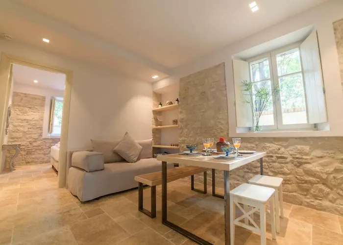 Carpofoli Corfu Town Serviced Luxury Appartement