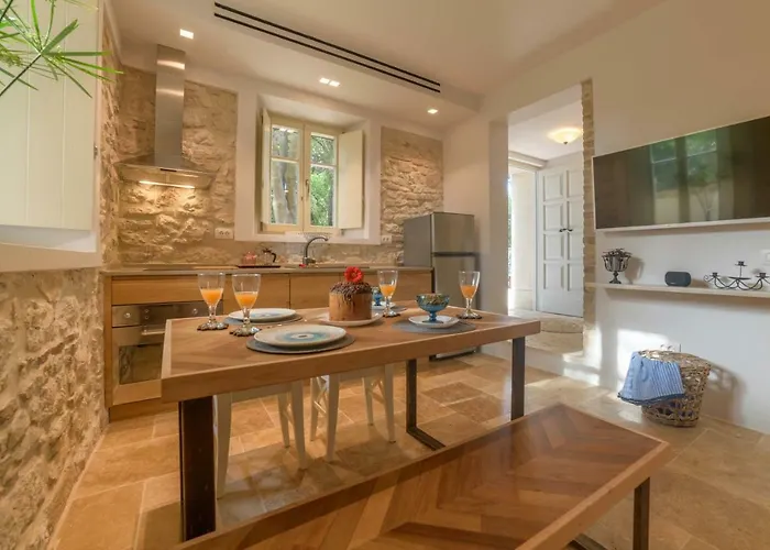 Carpofoli Corfu Town Serviced Luxury