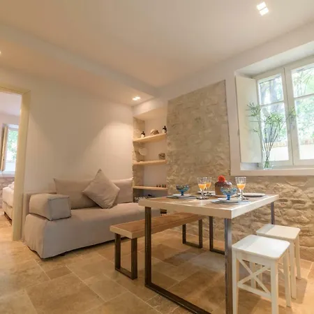 Carpofoli Corfu Town Serviced Luxury Apartament